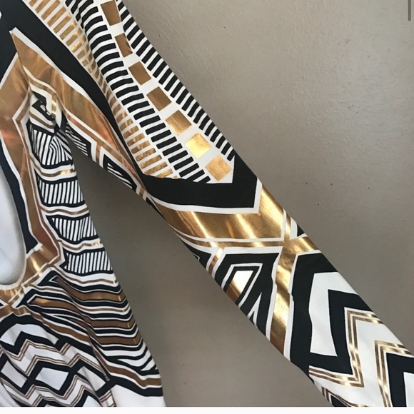 Arden B Gold Black White LongSleeve openback Dress - Picture 3 of 3